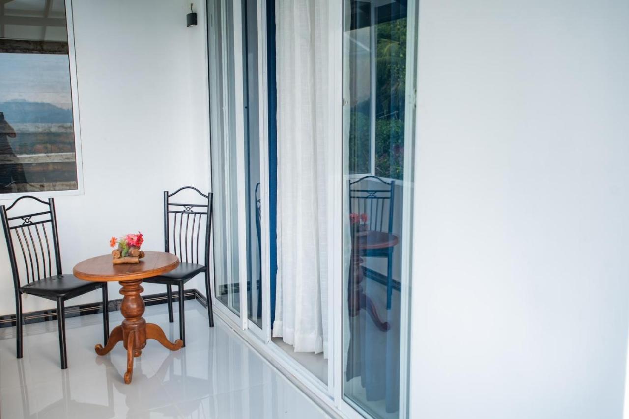 Sky Edge Homestay Канди Экстерьер фото