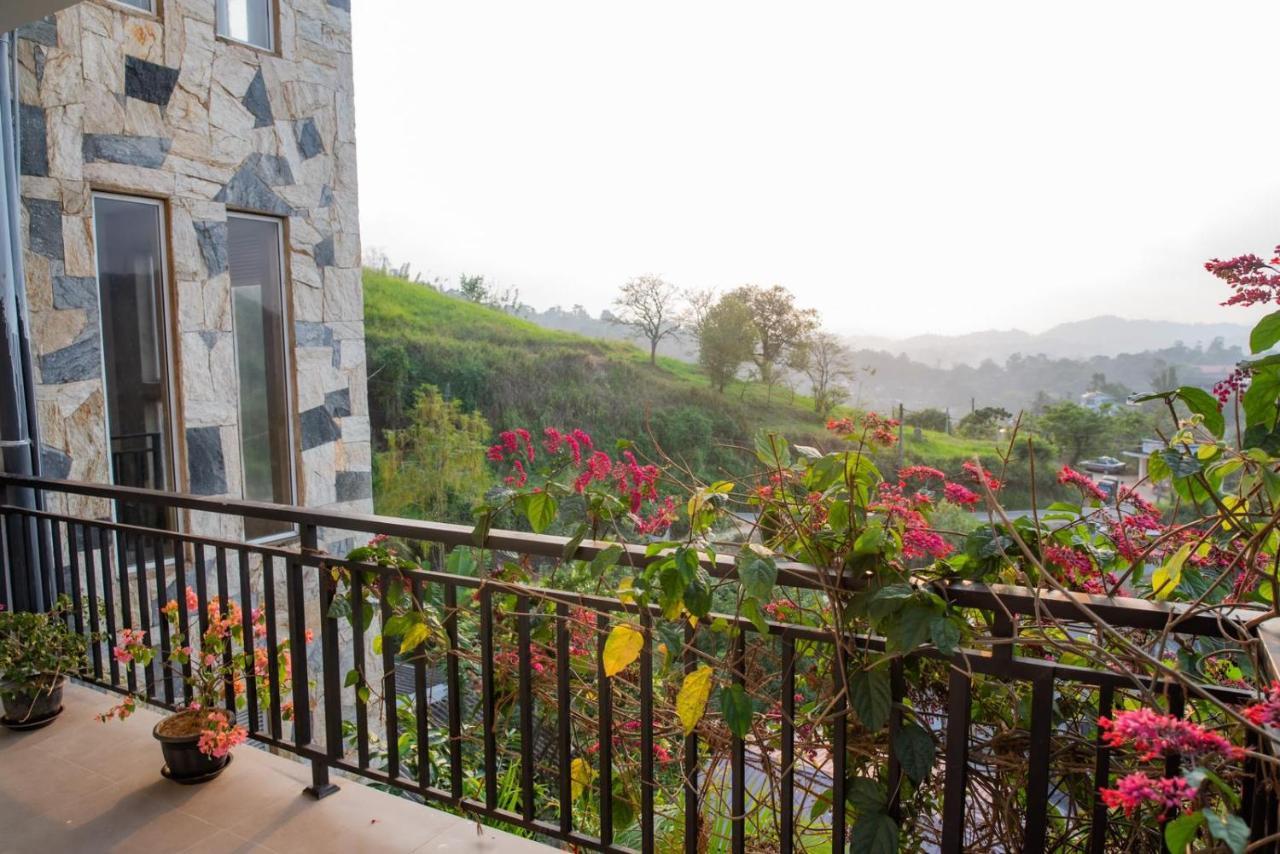 Sky Edge Homestay Канди Экстерьер фото