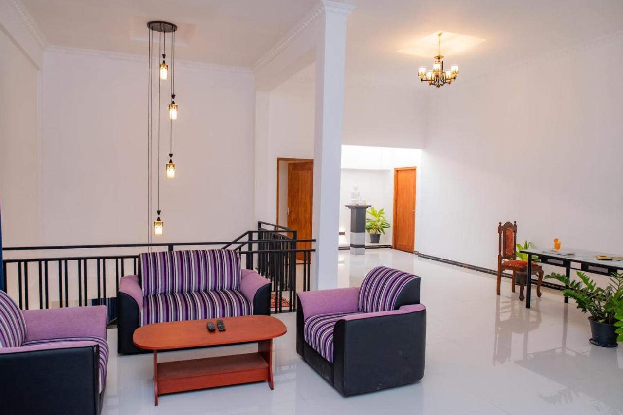 Sky Edge Homestay Канди Экстерьер фото