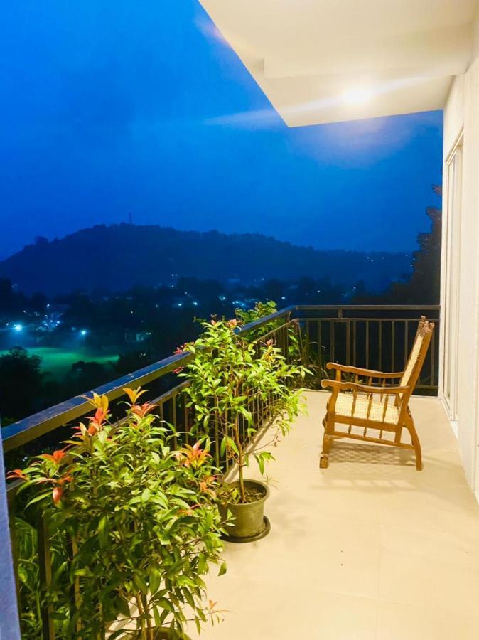 Sky Edge Homestay Канди Экстерьер фото